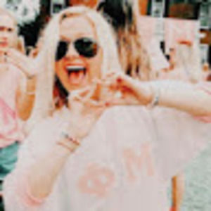 Meet your Posher, Katelyn